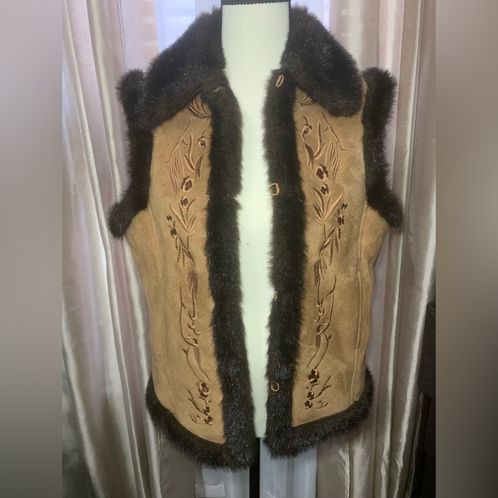 Regent Park Faux Suede & Faux Fur Detailed Vest